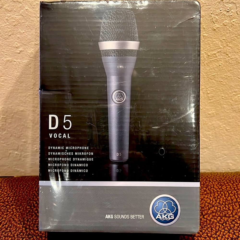 Brand New AKG Sounds Better The D5 Vocal Dynamic Microphone rugged spring steel!